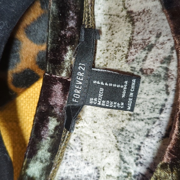 Camouflage velour tracksuit - Picture 5 of 7